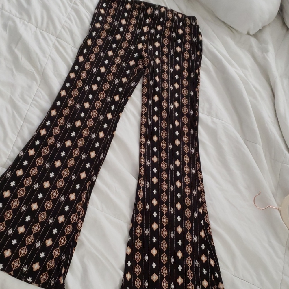 Stretch bell bottom leggings
